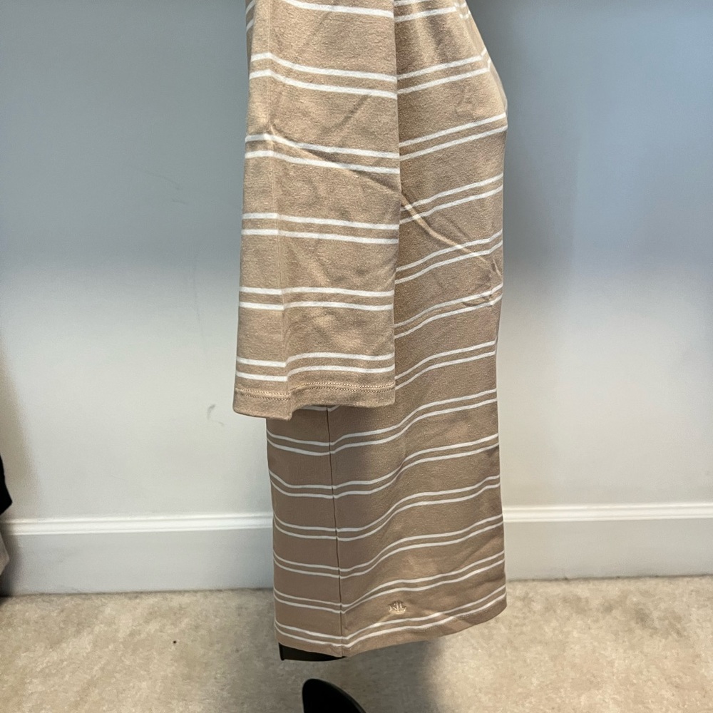 Like new strip tee - Picture 3 of 3